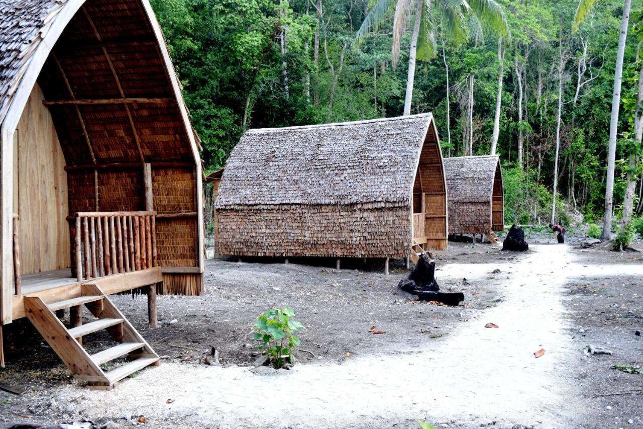 Tanjung Kalemo Resort Batudaka Exterior photo