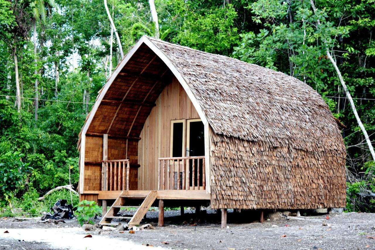 Tanjung Kalemo Resort Batudaka Exterior photo