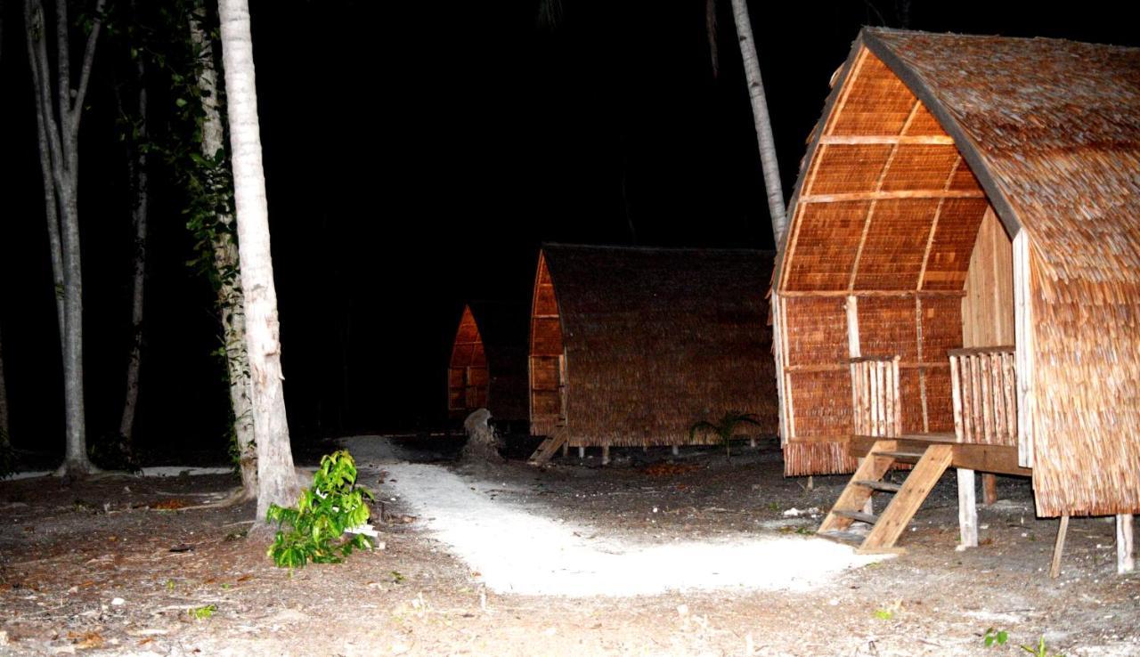 Tanjung Kalemo Resort Batudaka Exterior photo