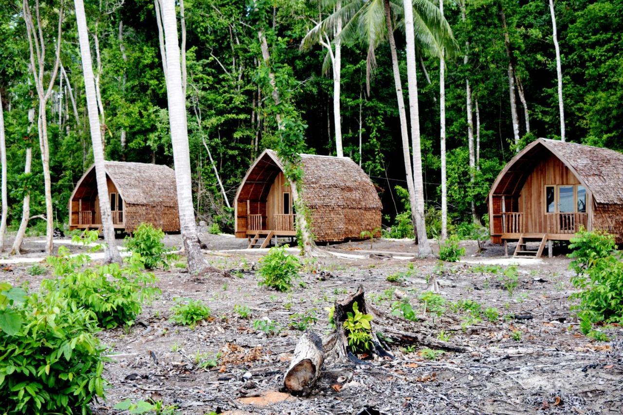 Tanjung Kalemo Resort Batudaka Exterior photo